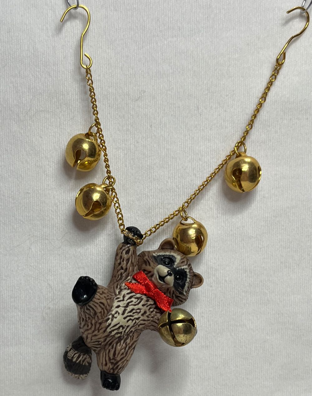 Li’l Jingler - Racoon (Animal) ornament collectible - Main Image 3