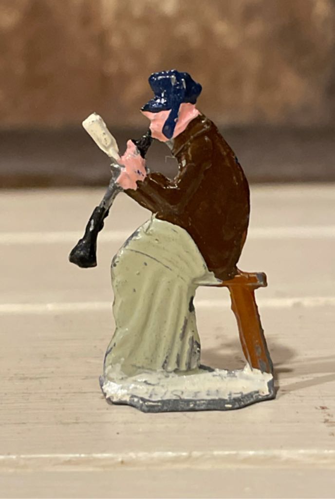 Hans Heinrichsen - Putz - Man Playing Clarinet - Winter Scene (Putz Villager) ornament collectible - Main Image 2