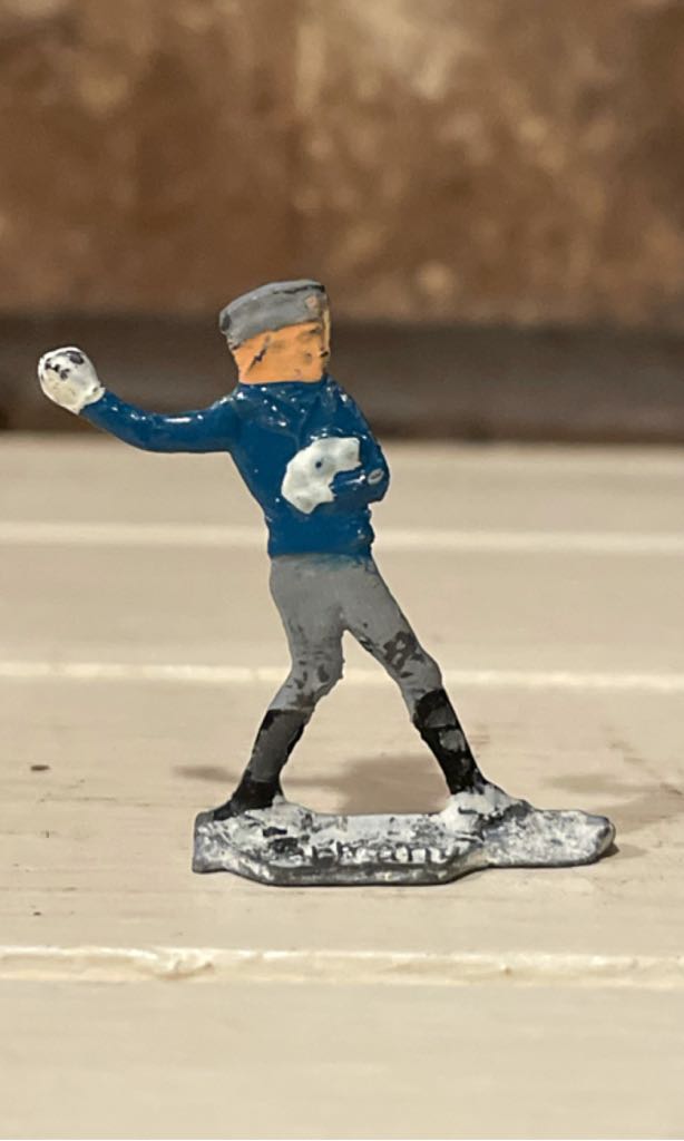 Hedgehog in Christmas clothes / Jeż w świątecznym ubranku