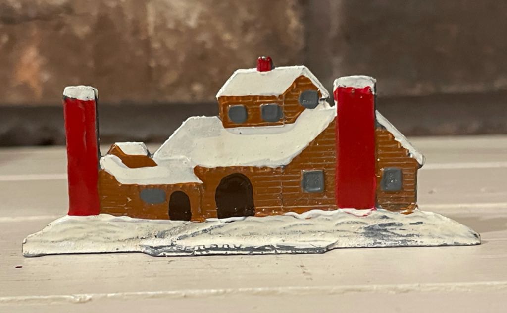 Hans Heinrichsen - Putz - Lodge - Winter Scene (Putz Villager) ornament collectible - Main Image 2