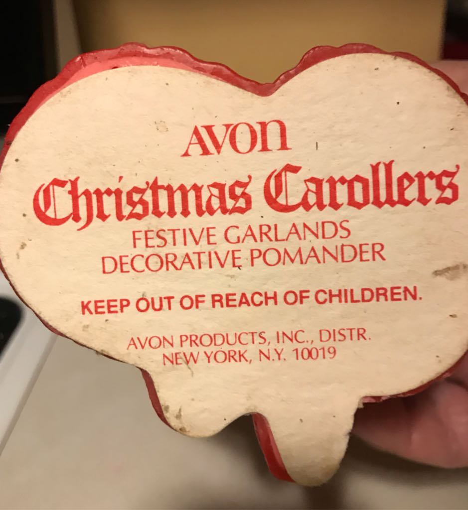 Avon - Christmas Carolliers  (Candolier) ornament collectible - Main Image 2