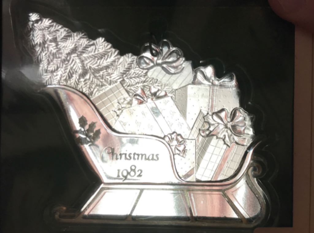 Christmas Sleigh - Sleigh ornament collectible - Main Image 1