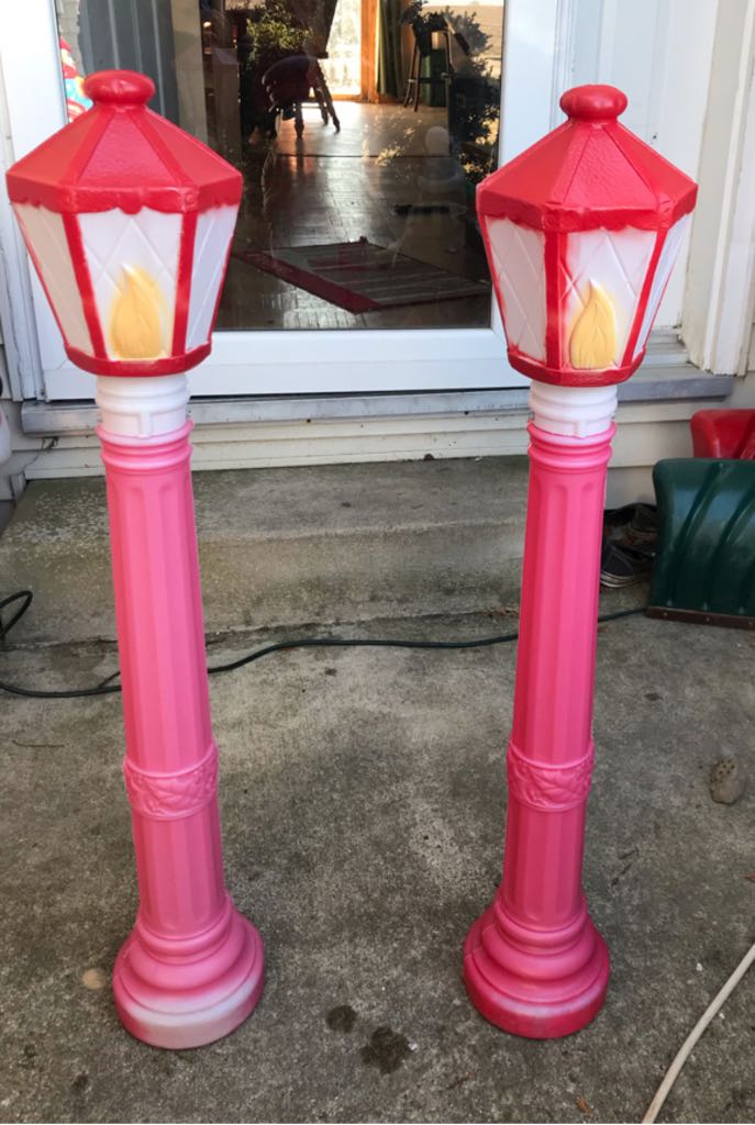 Knee Hugger Elf - White/Yellow Gold Trim