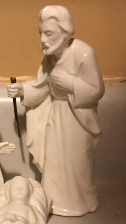 Ardco - Magi - (Set 2) - Balthazar- Kneeling