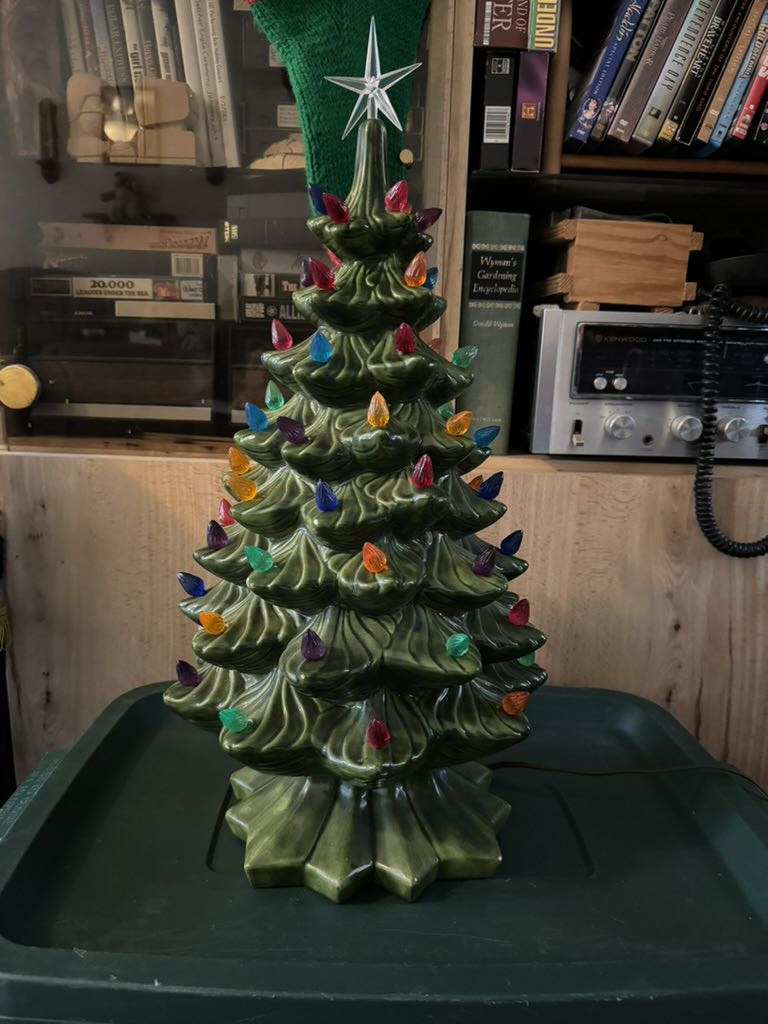 Ceramic - Holland - Ceramic Tree #688  (Ceramic Tree) ornament collectible - Main Image 4