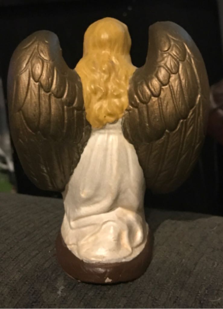 Berger - Angel - Adoring - Kneeling - Angel (Nativity) ornament collectible - Main Image 2