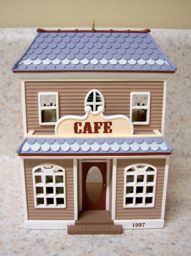 Lefton - Green Holly Berry - Bell - #787