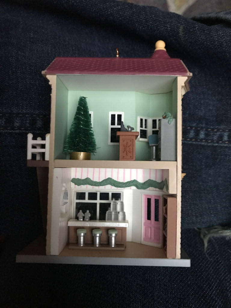 Nostalgic Houses & Shops #11 Neighborhood Drugstore - Nostalgic Houses & Shops (Collectible Series) ornament collectible - Main Image 2