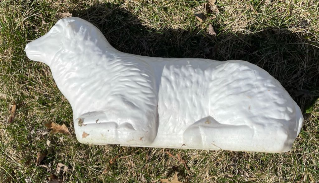 Lefton - Christmas Spaghetti Cherub With Gift