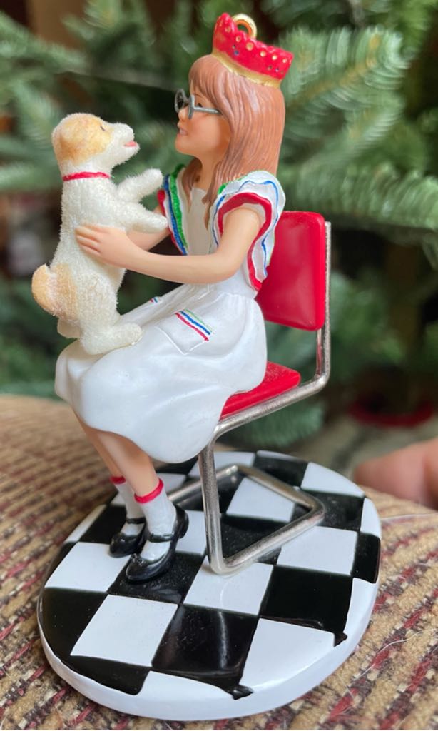 American Girl - 2003 - Molly - American Girl (American Girls Collection) ornament collectible - Main Image 2