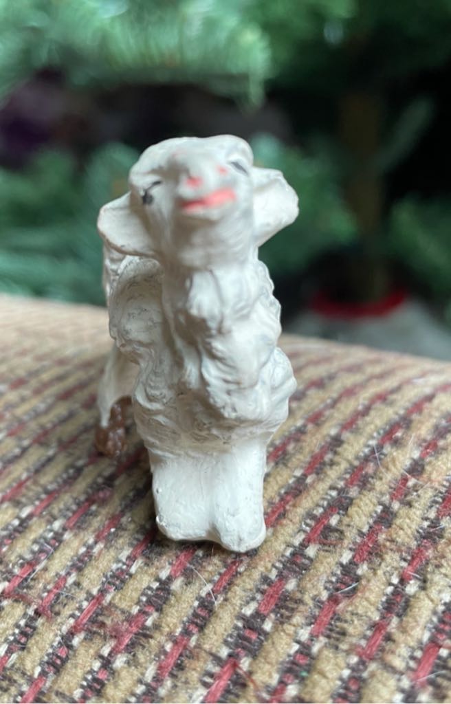 Marchi - Animal - Sheep - Kneeling - Animal (Nativity) ornament collectible - Main Image 2