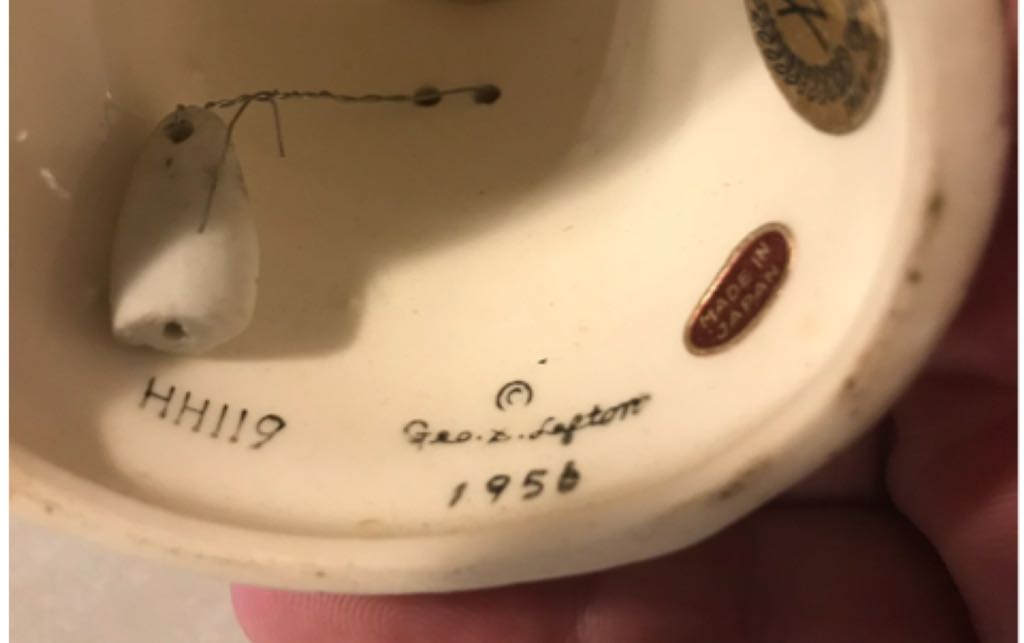 Lefton - Santa With Santa’s List Book - Santa (Bell) ornament collectible - Main Image 2