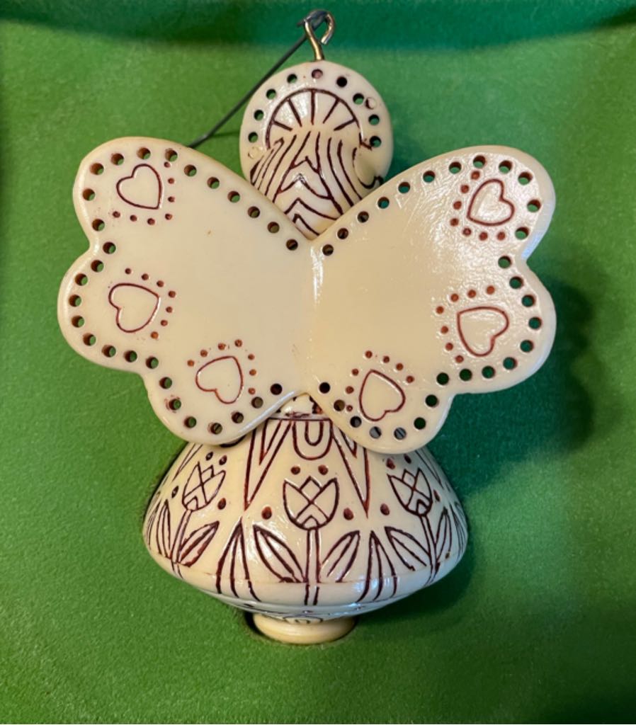 Holiday Scrimshaw - Tree Trimmer Collection (Child) ornament collectible - Main Image 2