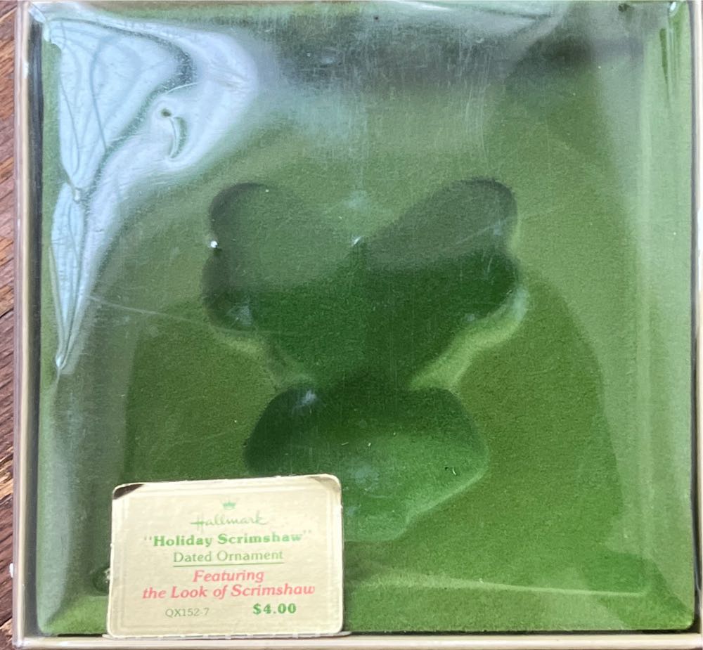 Holiday Scrimshaw - Tree Trimmer Collection (Child) ornament collectible - Main Image 3