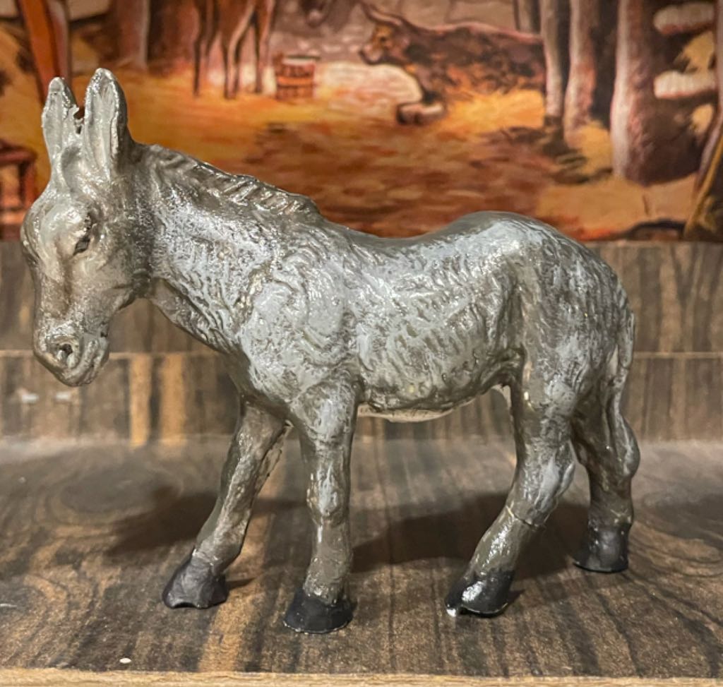 Figural - Standard Walnut - Gold