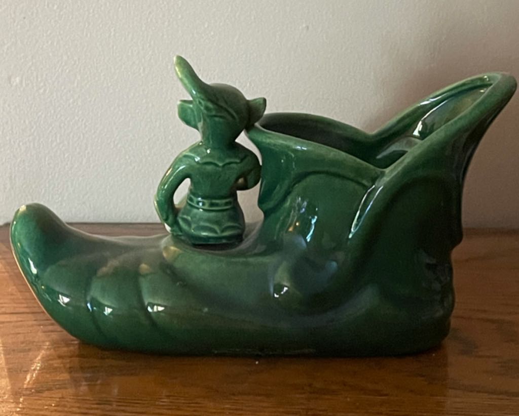 Cali Crown - Pixie On Elf Shoe - Planter - Planter (Pixie) ornament collectible - Main Image 2