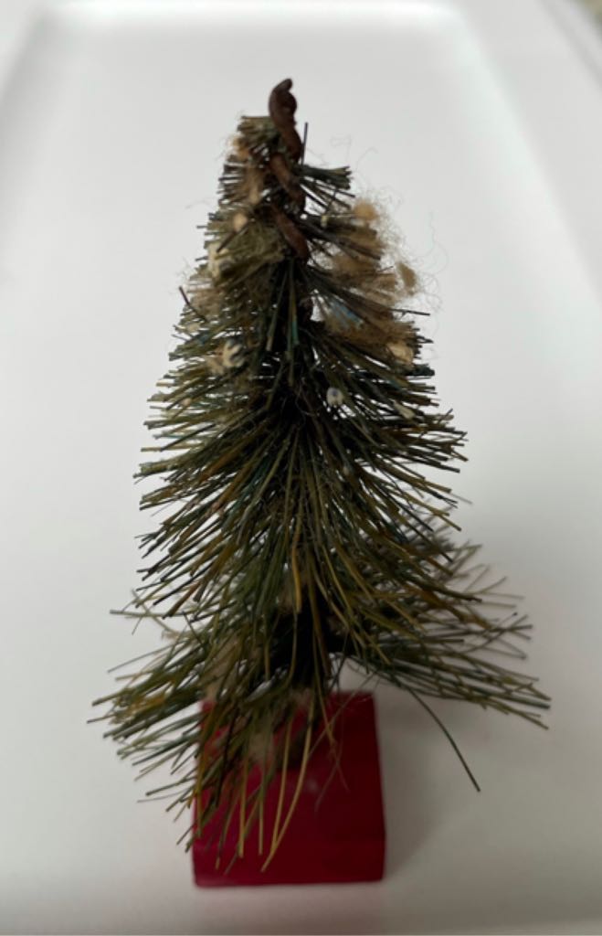 Lefton - Green Holly Berry - Bud Vase - #5187