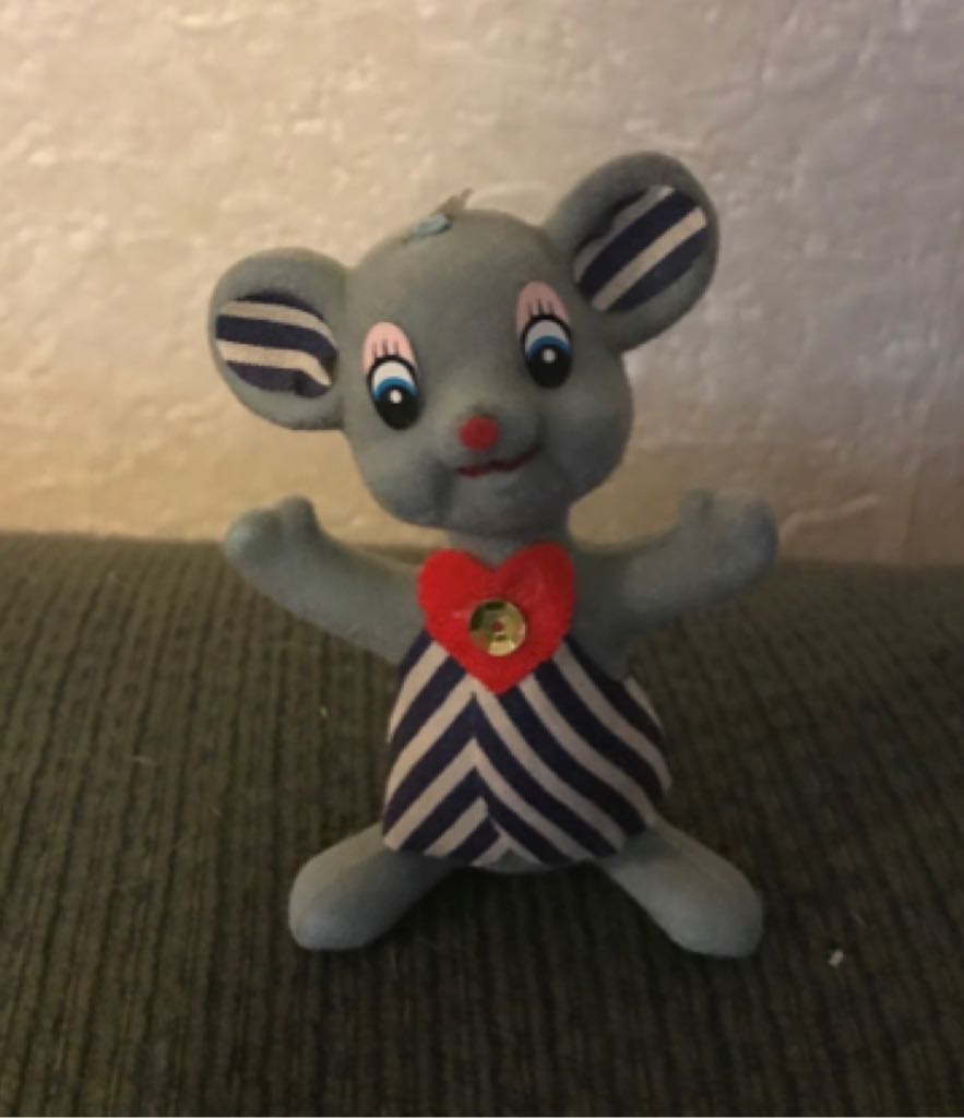 Waving Mouse - MOUSE (Animal) ornament collectible - Main Image 1