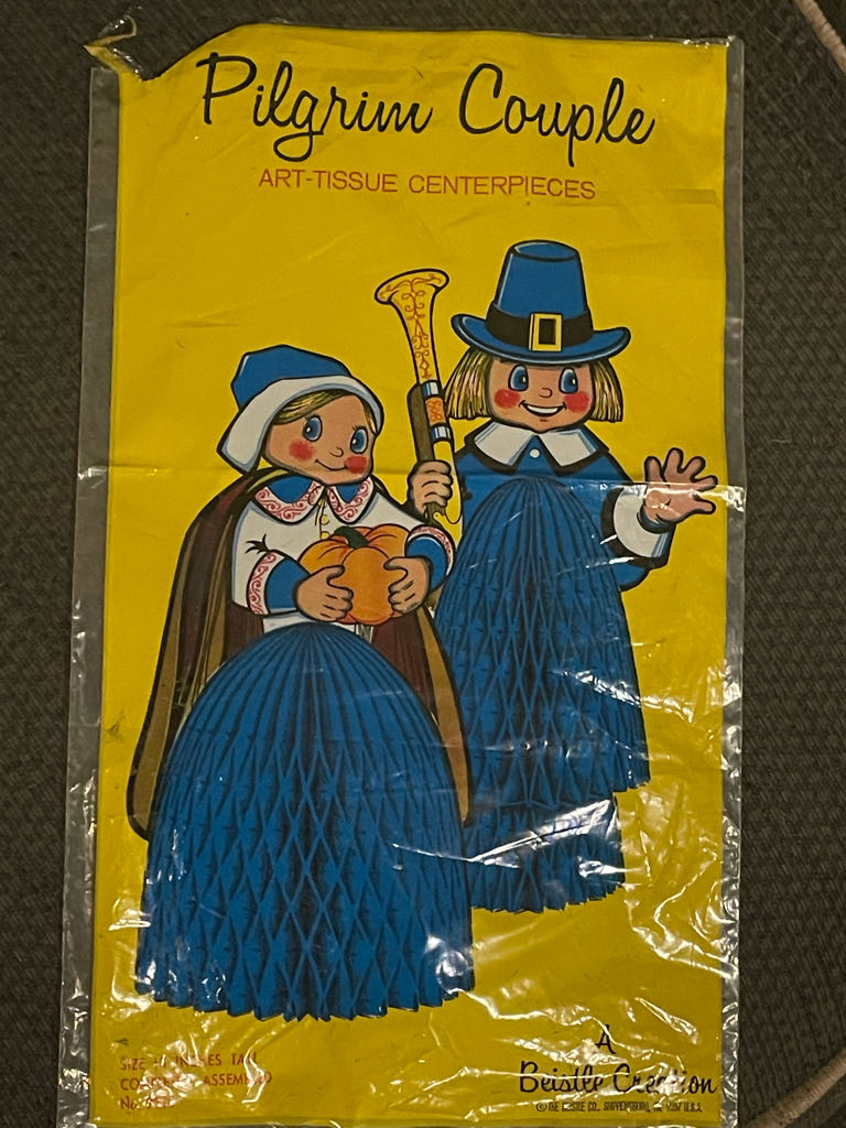 Beistle - Thanksgiving - Art Tissue Centerpiece - Pilgrim Couple - No. 9310 - Pilgrim (Honeycomb) ornament collectible - Main Image 2