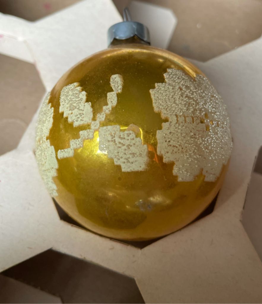 Shiny Brite - Round - Polka Dots