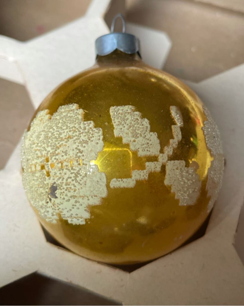 Coby - Round - Stencil - Flowers - Yellow - Flowers (Round - Stencil) ornament collectible - Main Image 2