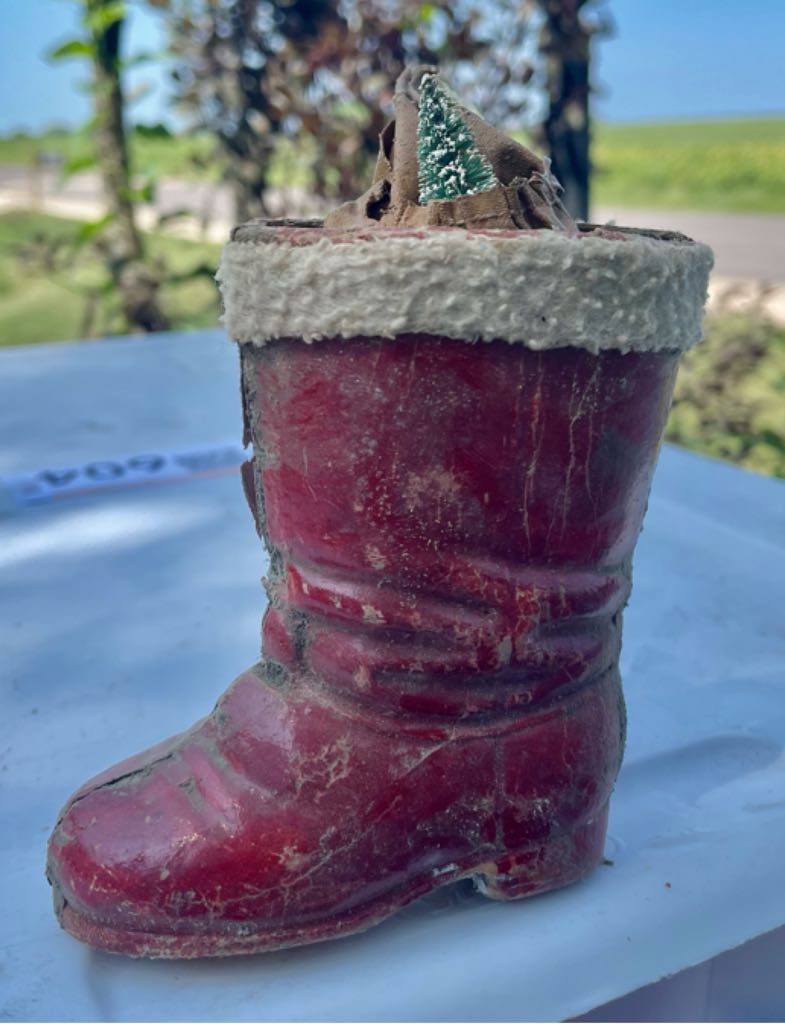 HOMCO - Choir Boy - With Lectern - #5550