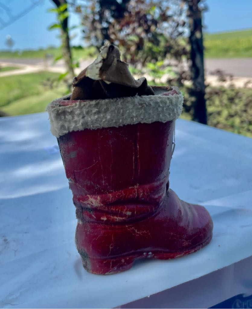 Paper Mache - Santa’s Boot - Santa (Paper Mache) ornament collectible - Main Image 2