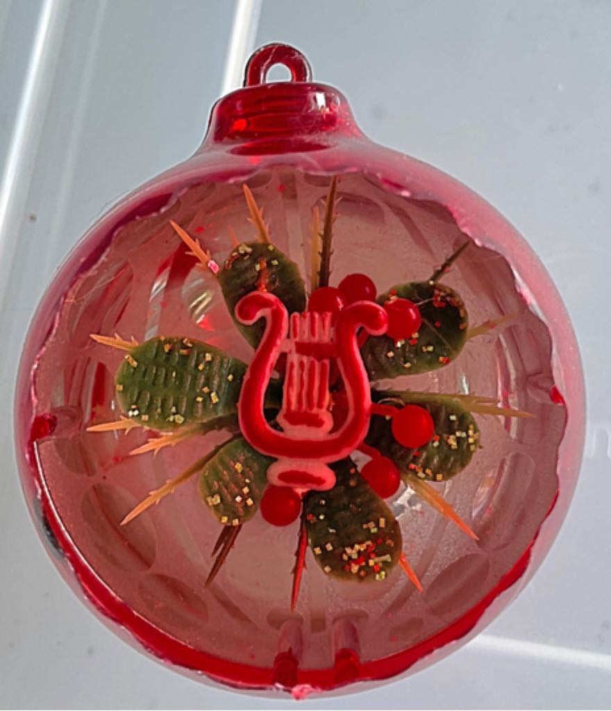 Fontanini - Shepherd - Boy With Lamb On Shoulders - Red Blanket