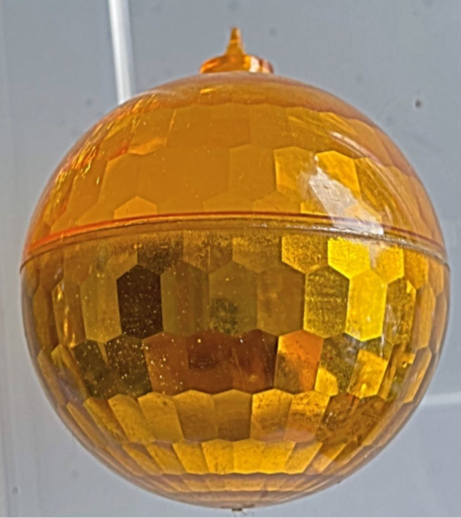 Jewelbrite - Orb - Yellow - Disco - Disco (Ball) ornament collectible - Main Image 2