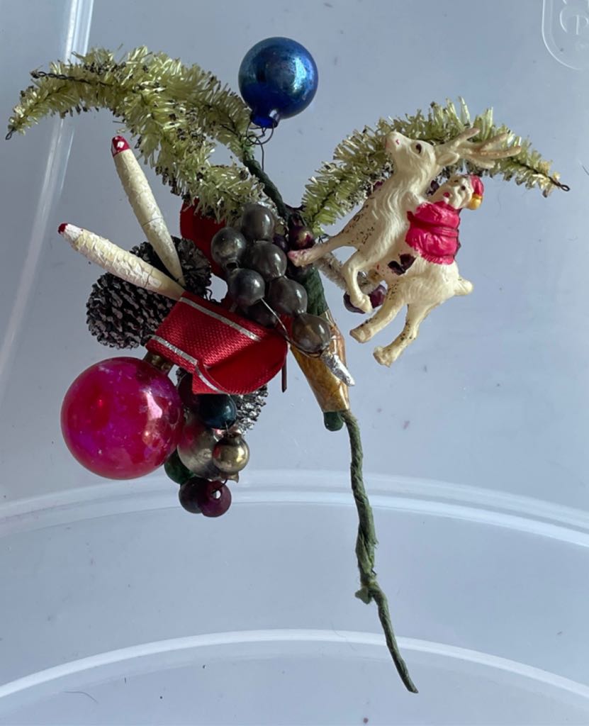 Disney - Tinkerbell On Snowflake