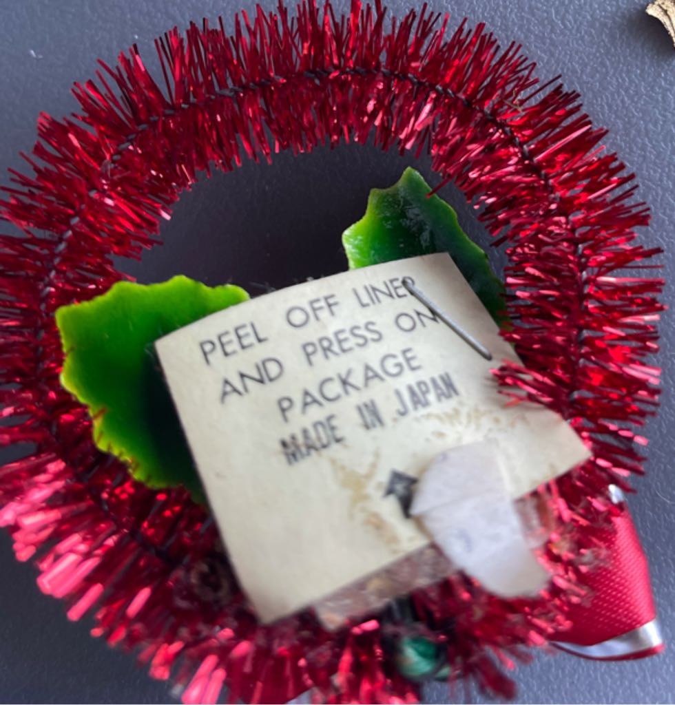 Package Tie On - Wreath - Red - Wreath (Tie On) ornament collectible - Main Image 2