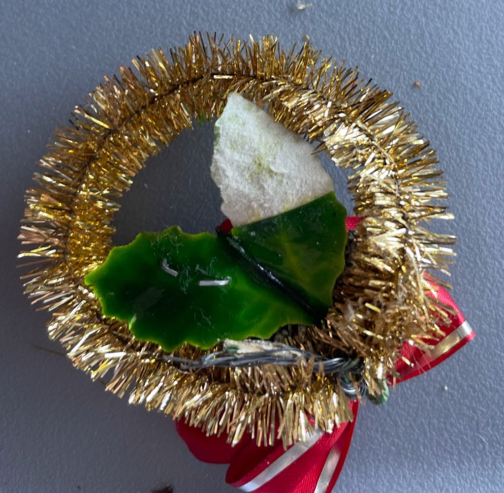 Package Tie On - Wreath - Gold - Wreath (Tie On) ornament collectible - Main Image 2