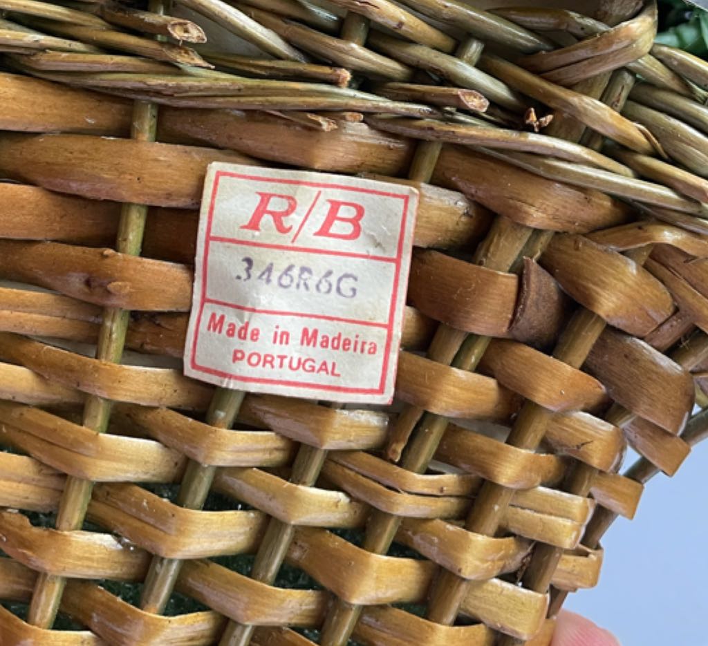 Wall Hanging - Plastic Tree - Red Balls - Tree (Wall Hanging) ornament collectible - Main Image 2