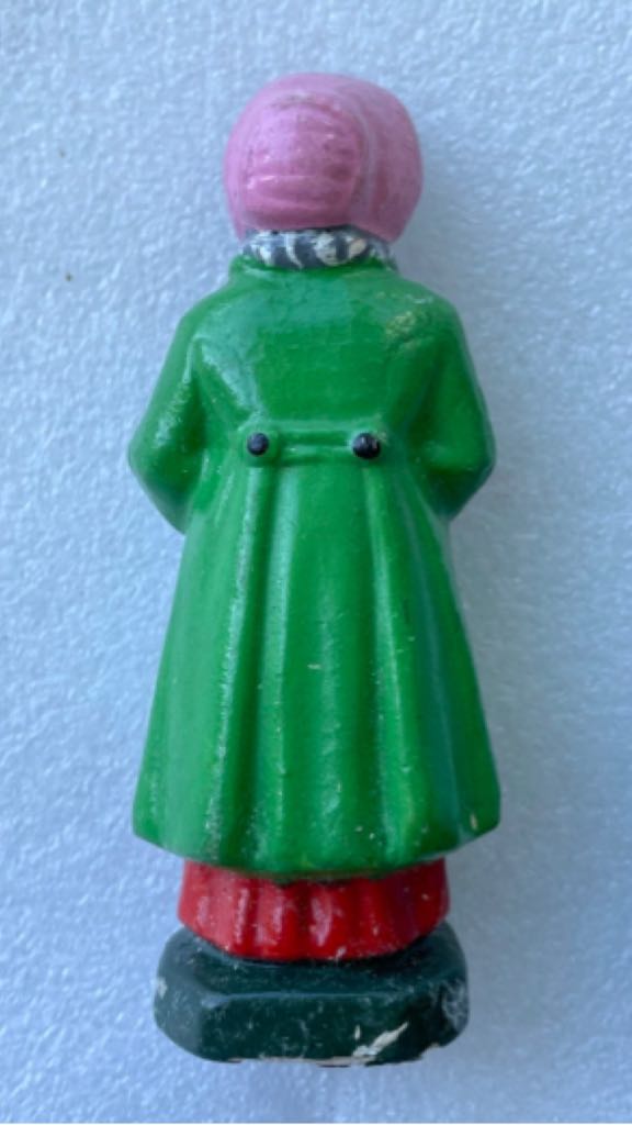 Caroler - (Set 1) - Mom - Carolers (Music) ornament collectible - Main Image 2