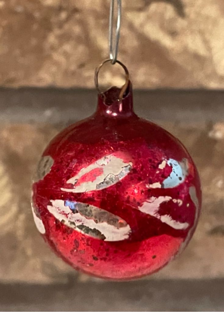 HOMCO - Santa Mouse On Chimney With Gifts - Trinket Box - 8901