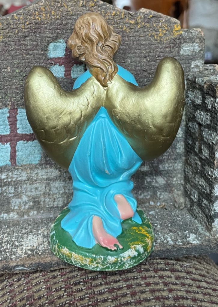 Fontanini - Angel - Kneeling - Angel (Nativity) ornament collectible - Main Image 2