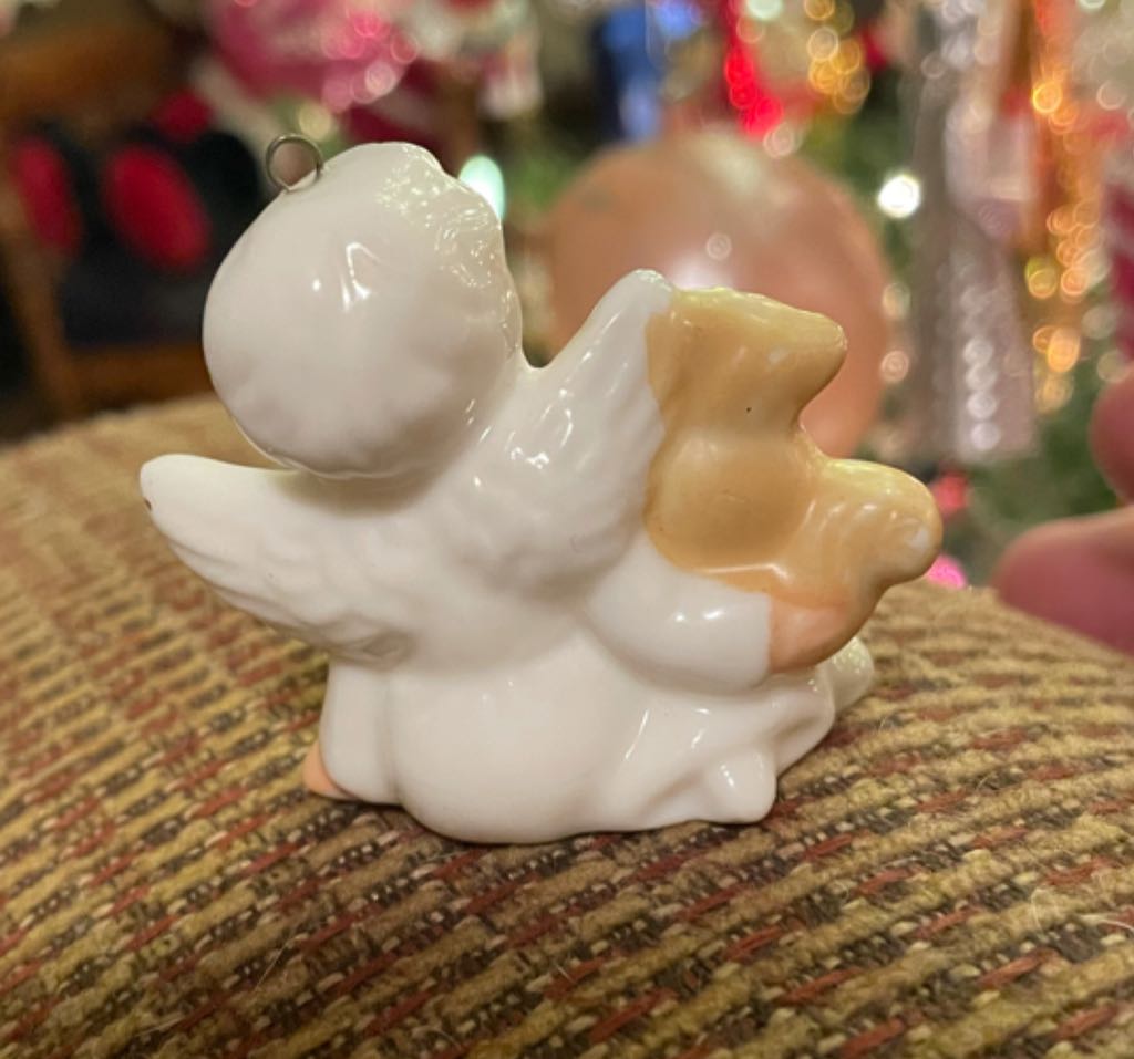 Christmas Around The World - No. 54-205 - Angel - Brown Squirrel - Angel (Messangers) ornament collectible - Main Image 2