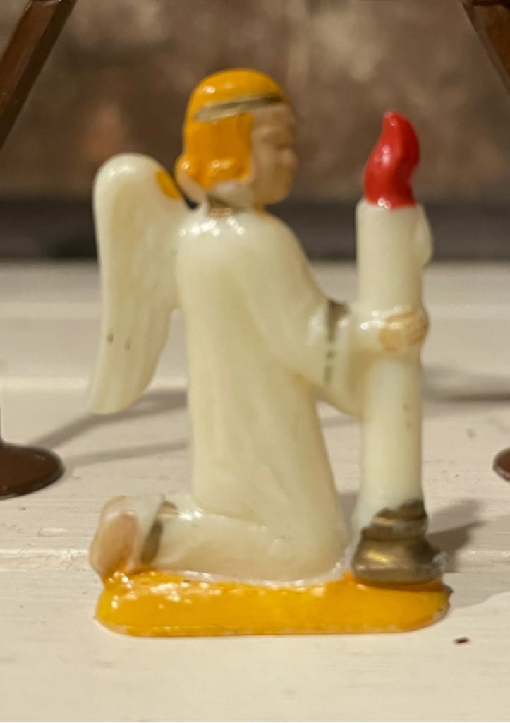 Margarine Promotion - (Set 2) - Fri-Homa Eigelb - Angel - Kneeling - With Candle - Angel (Nativity) ornament collectible - Main Image 2