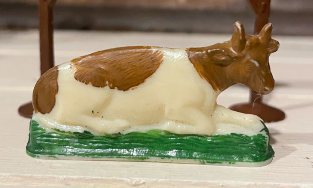 Package Tie On - Wreath - Gold