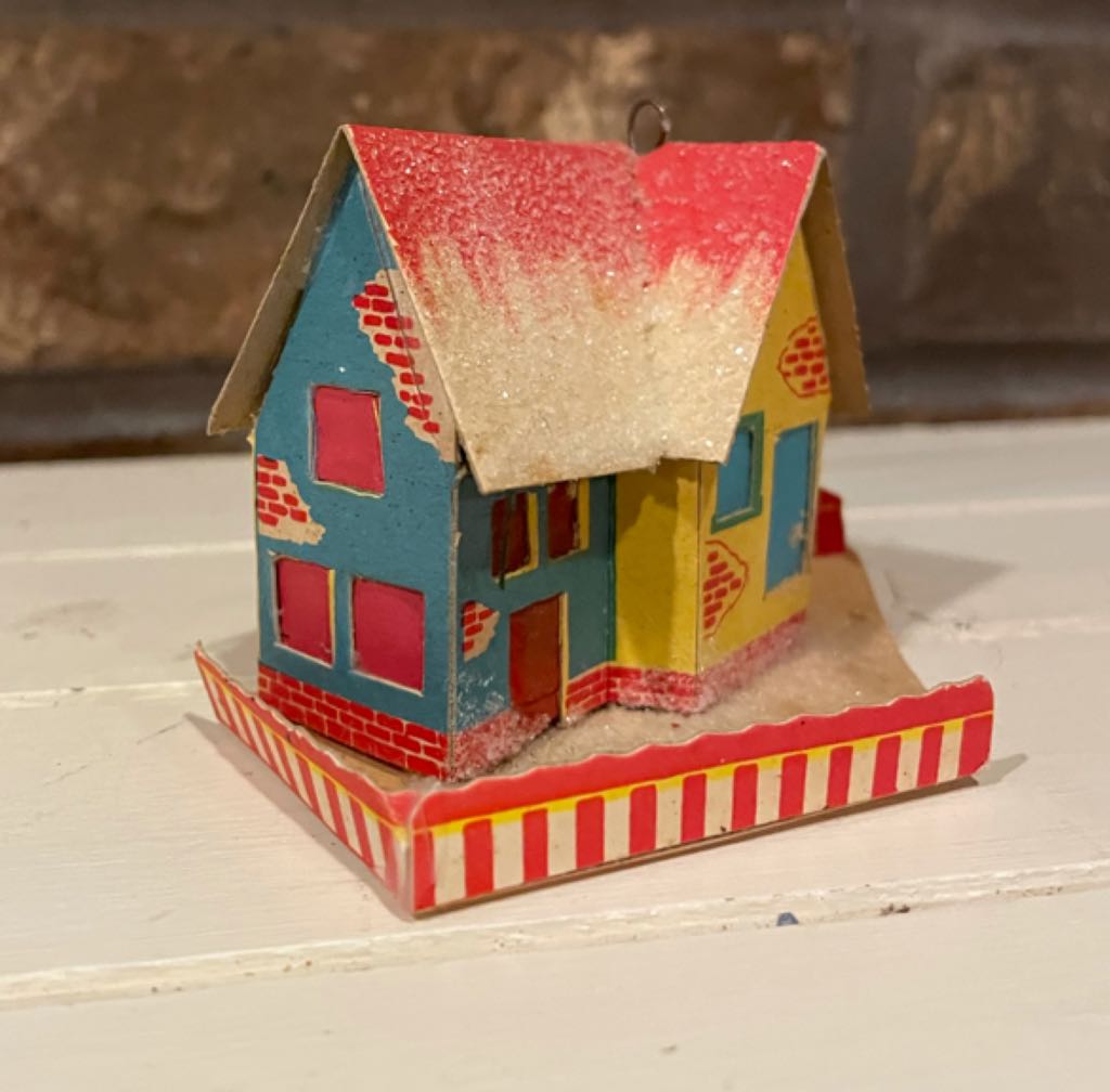 Putz - Village - House - Red Fence - Genuine Italian Miniature Lights (Putz Village) ornament collectible - Main Image 2