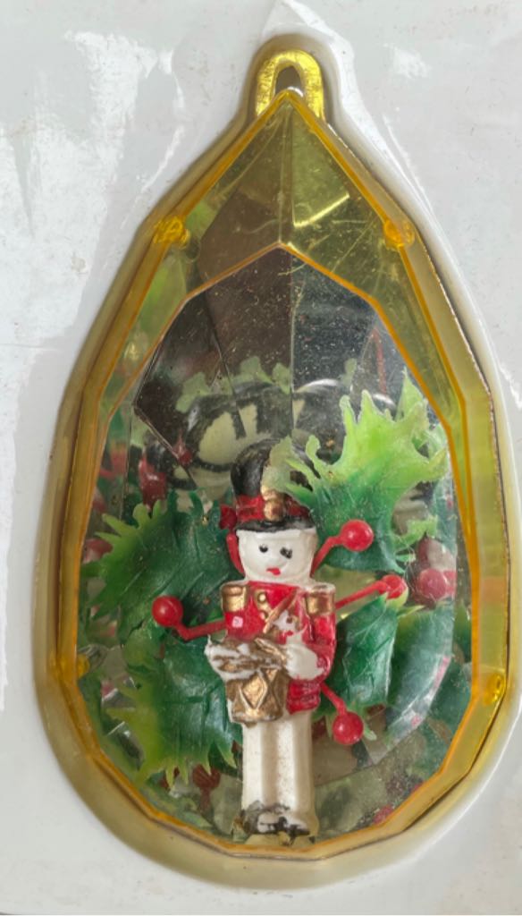 Jewelbrite - (Set 17) - Open Hexagon - Clear Yellow - Two Gold Bells & Holly