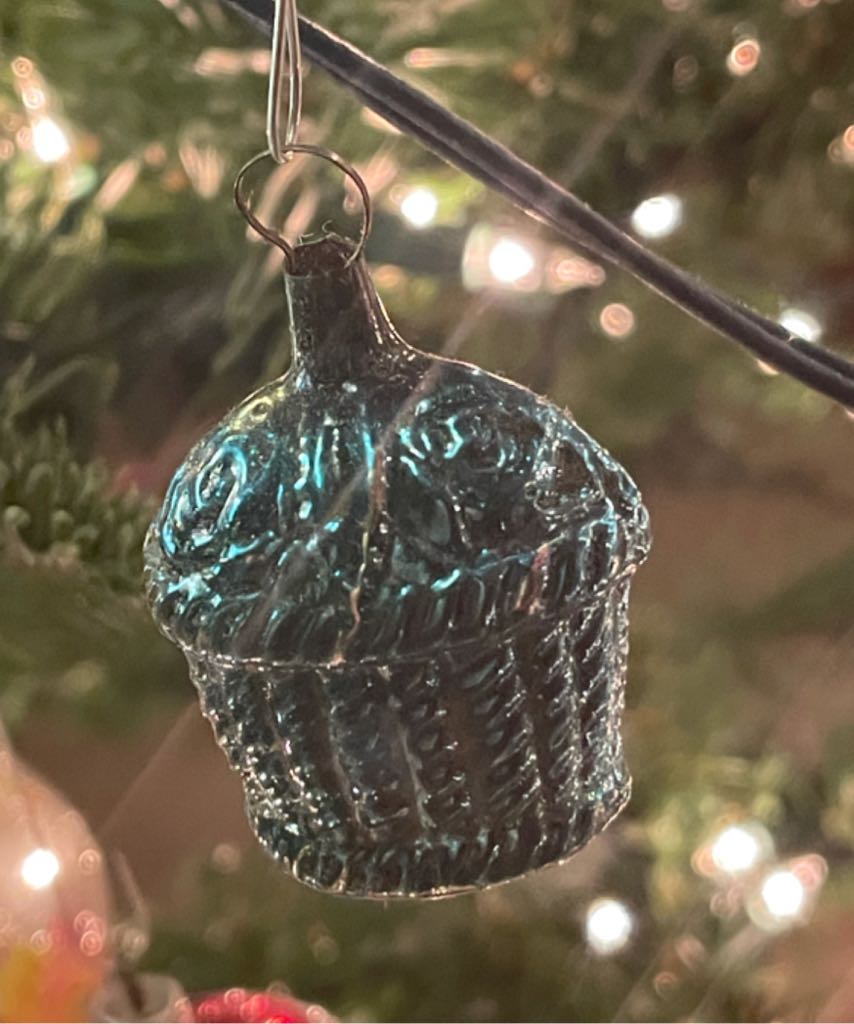 Figural - Rose Basket - Rose Basket (Figural) ornament collectible - Main Image 2