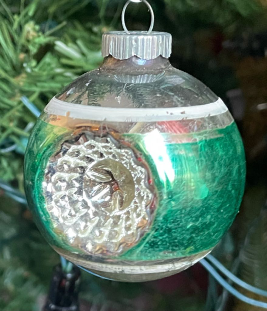 Shiny Brite - Round - Reflector - Double - Star - Green/White - Double Reflector (Round) ornament collectible - Main Image 2