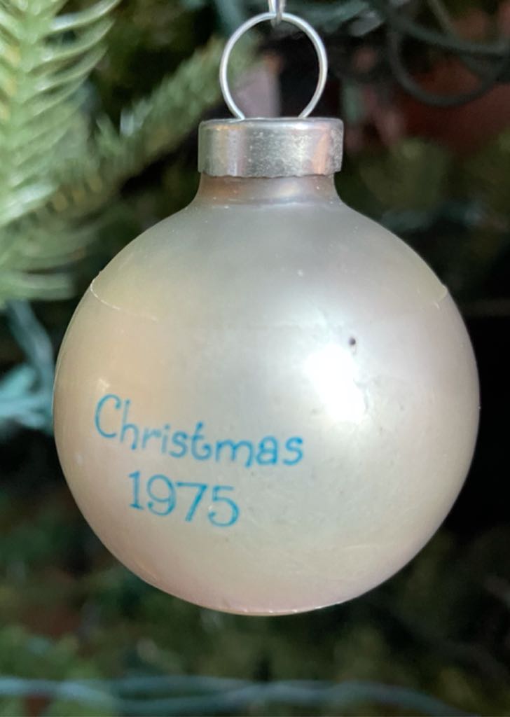 Buttons & Bo - With Stocking - Sleeve (Round) ornament collectible - Main Image 2