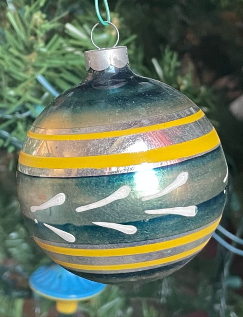 Shiny Brite - Round - Stencil - Merry Christmas Poinsettias