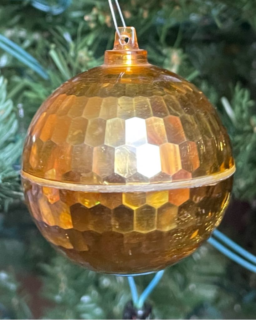 Santy Claus And Cindy Lou Who Snow Globe