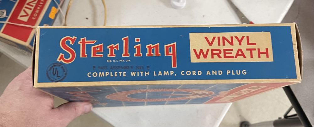 Sterling - Vinyl Wreath - No. 704J - Vinyl (Wreath) ornament collectible - Main Image 3