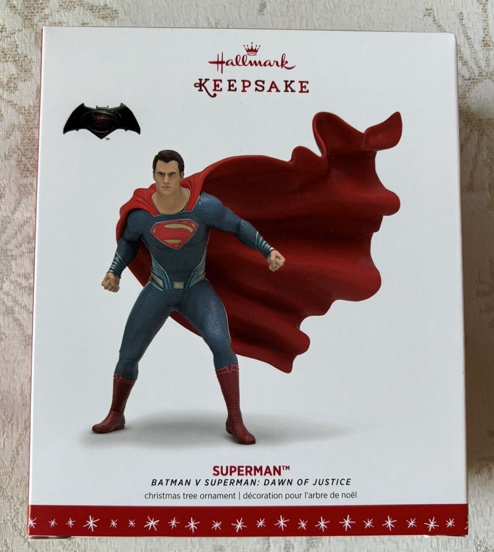Superman - Batman v Superman: Dawn of Justice (Superheroes) ornament collectible - Main Image 2