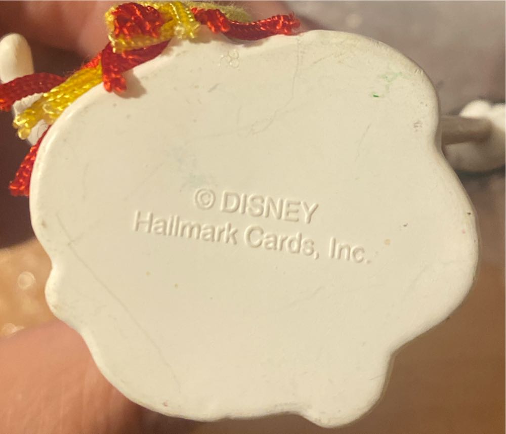 Snow Scultpure - Mickey Mouse 2004 - Disney (Snowman) ornament collectible - Main Image 4