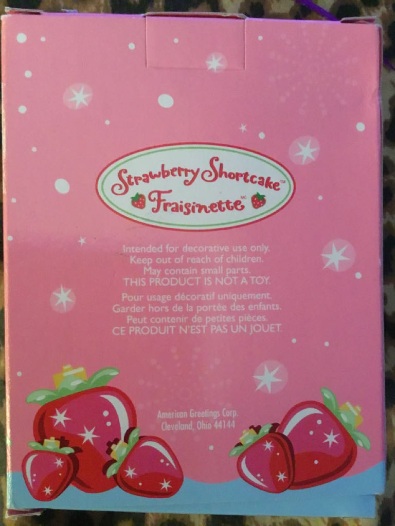 Strawberry Shortcake & Honey Pie - Strawberry Shortcake ornament collectible [Barcode 661526408178] - Main Image 2